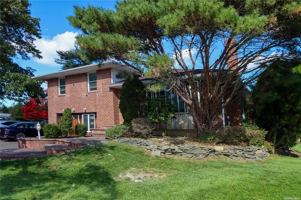 197 Robbins Lane Syosset NY 11791
