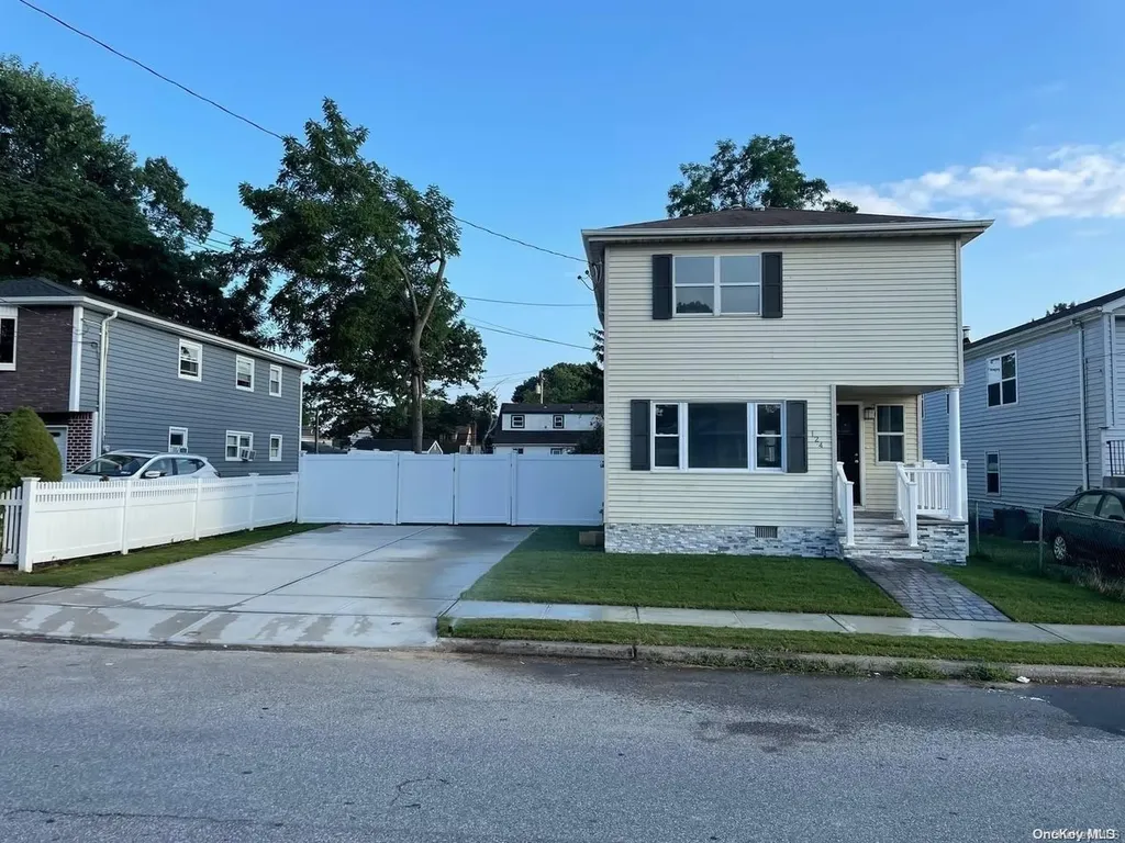 124 Brooks Avenue Roosevelt NY 11575