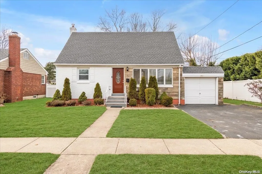 185 Carol Road East Meadow NY 11554