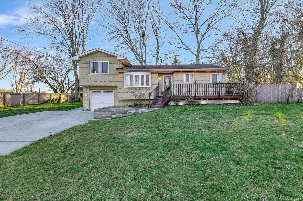 14 Halliday Road Coram NY 11727