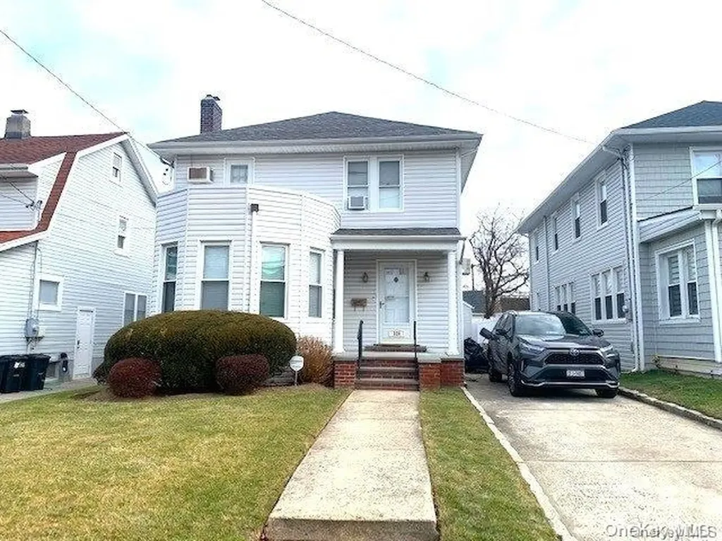 320 Daub Avenue Hewlett NY 11557