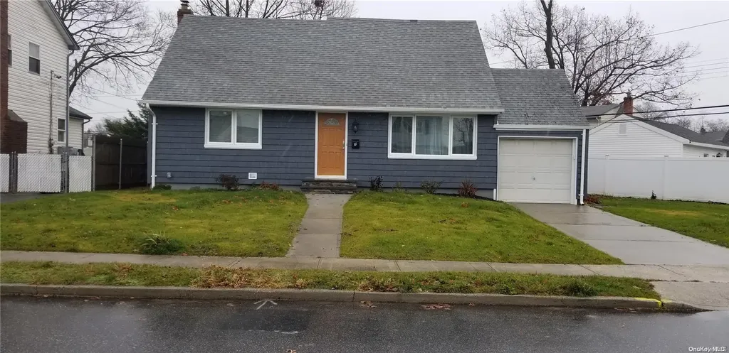 7 Harkin Lane Hicksville NY 11801
