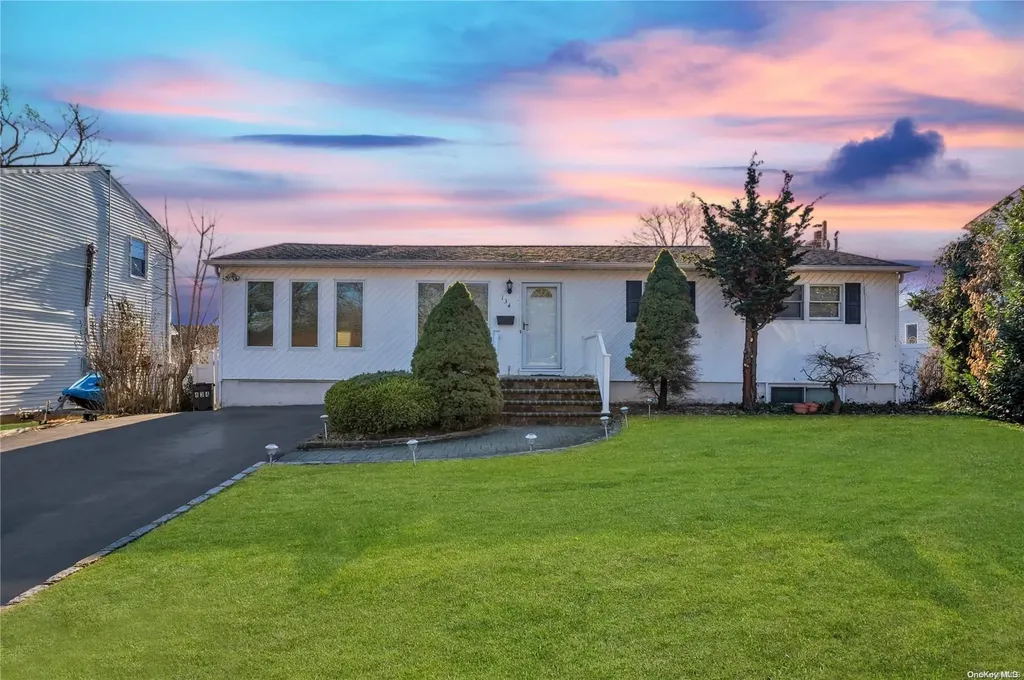 134 Silver Street West Babylon NY 11704