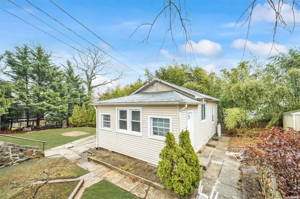 7 Hazel Road Rocky Point NY 11778