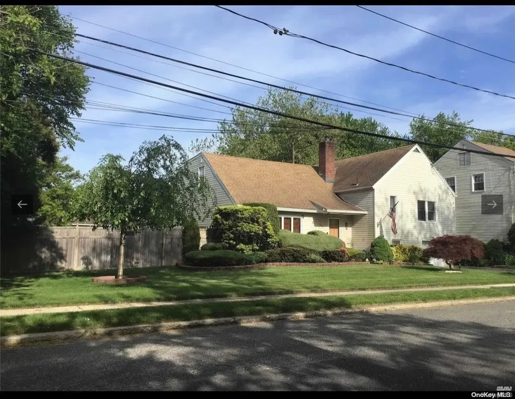 560 Donald Lane Woodmere NY 11598