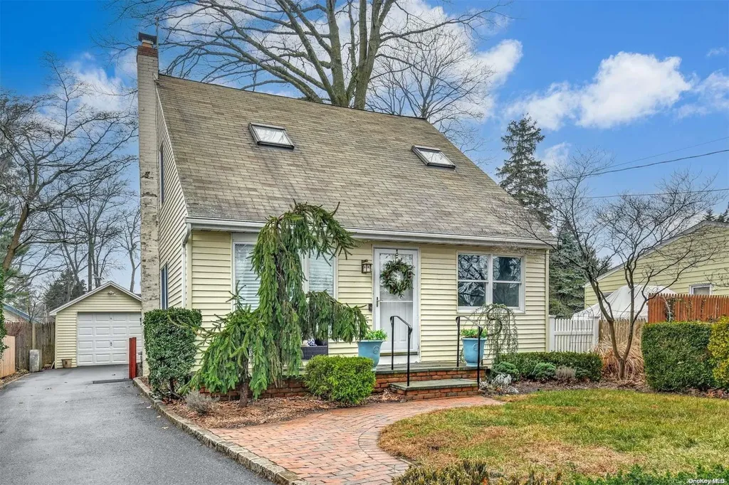 134 Taft Crescent Centerport NY 11721