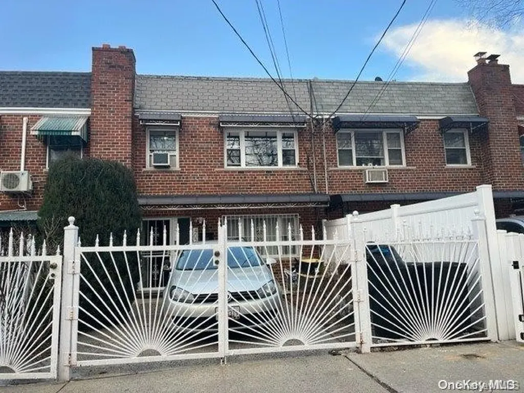 4028 De Reimer Avenue Bronx NY 10466