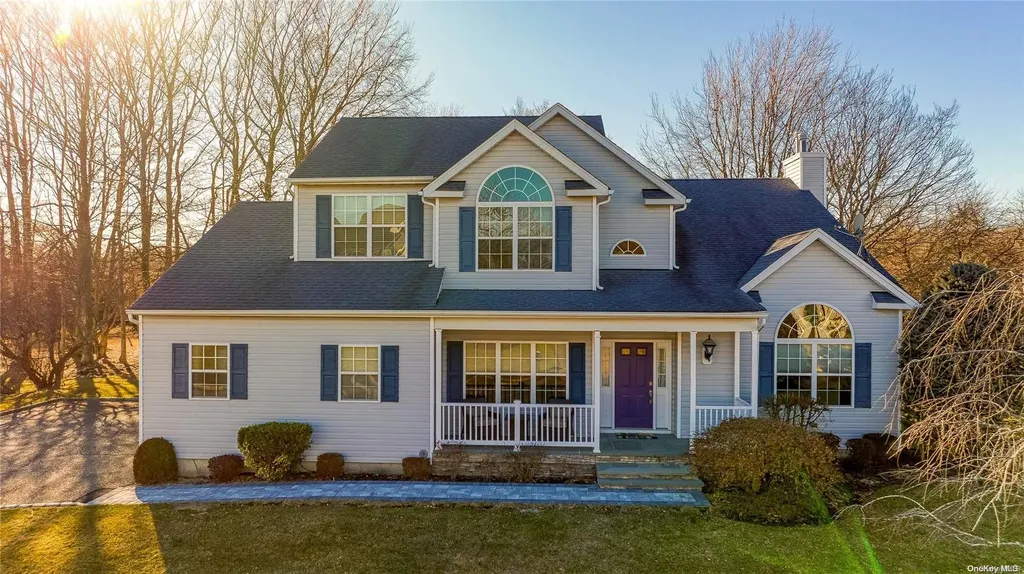 50 Ashley Circle Manorville NY 11949