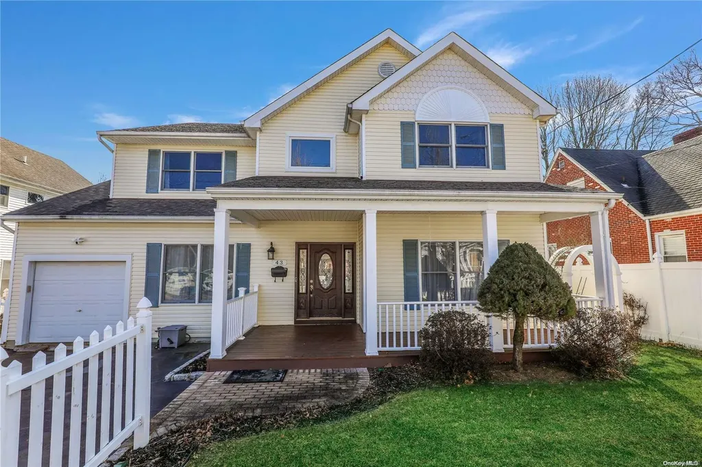 43 Roosevelt Avenue Syosset NY 11791