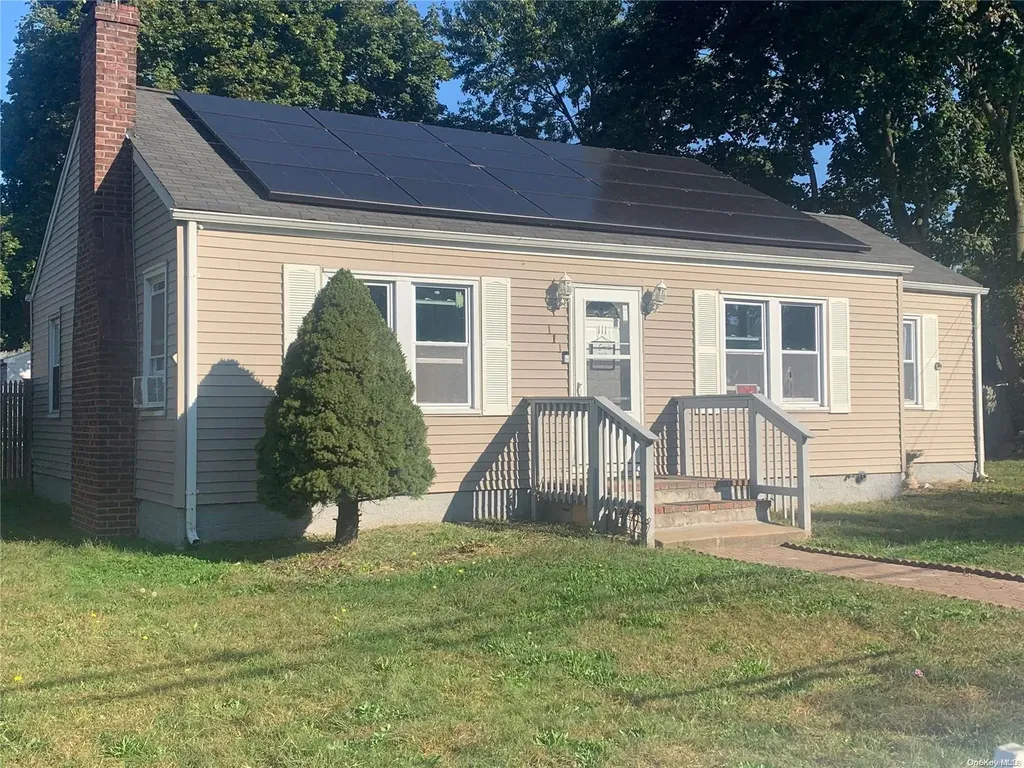 111 Smith Street Bay Shore NY 11706