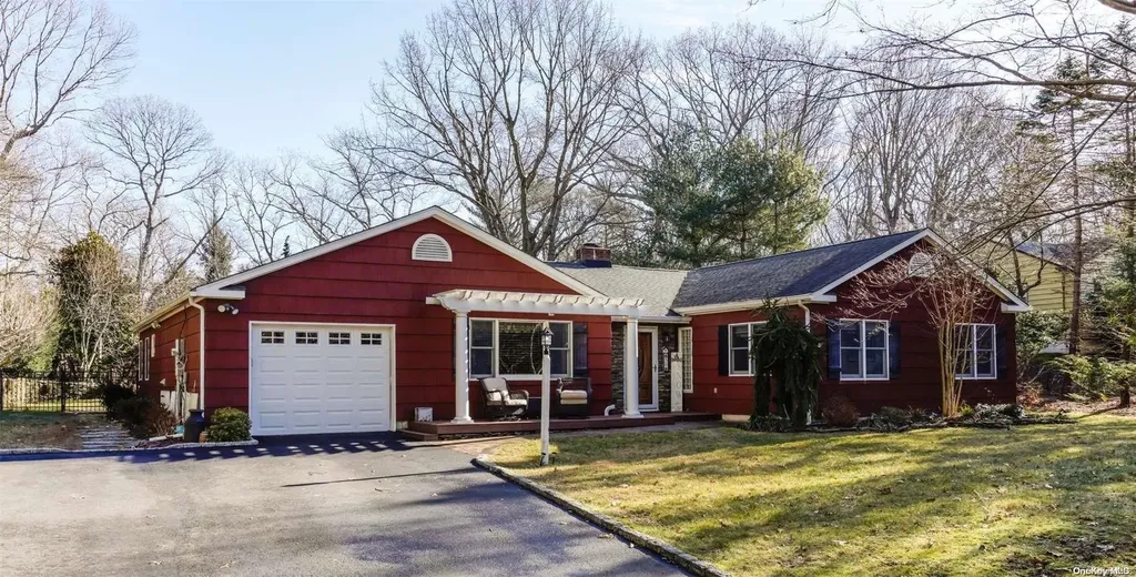 50 Oakwood Drive Wading River NY 11792