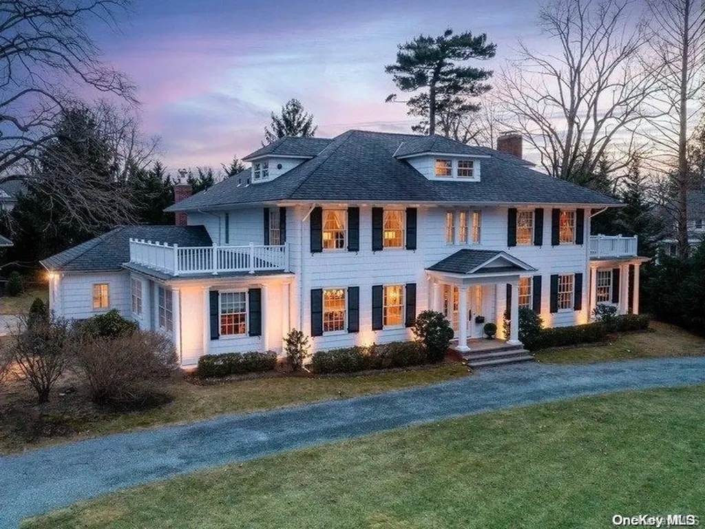 12 Westgate Boulevard Manhasset NY 11030
