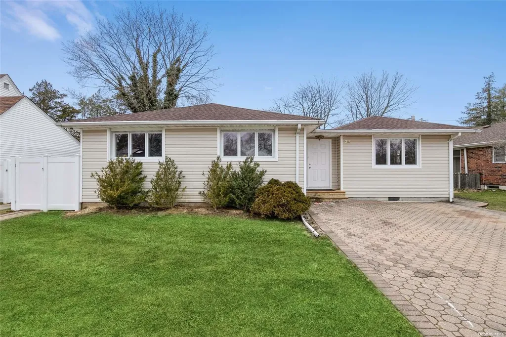 28 Joyce Road Plainview NY 11803