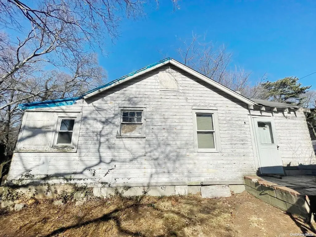166 Lynbrook Drive Mastic Beach NY 11951