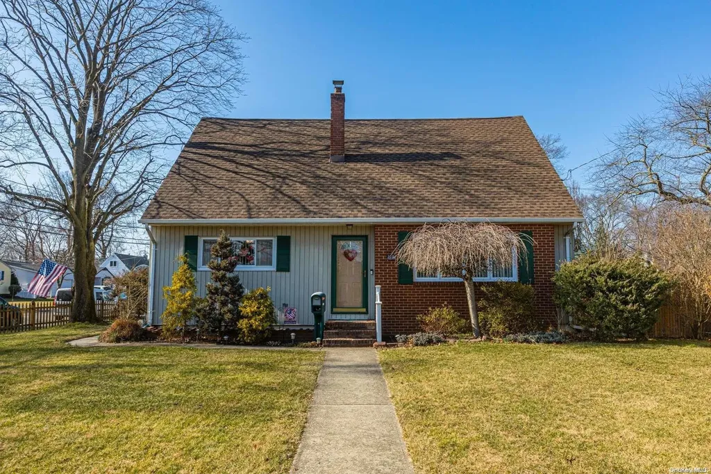 1034 Udall Road West Islip NY 11795