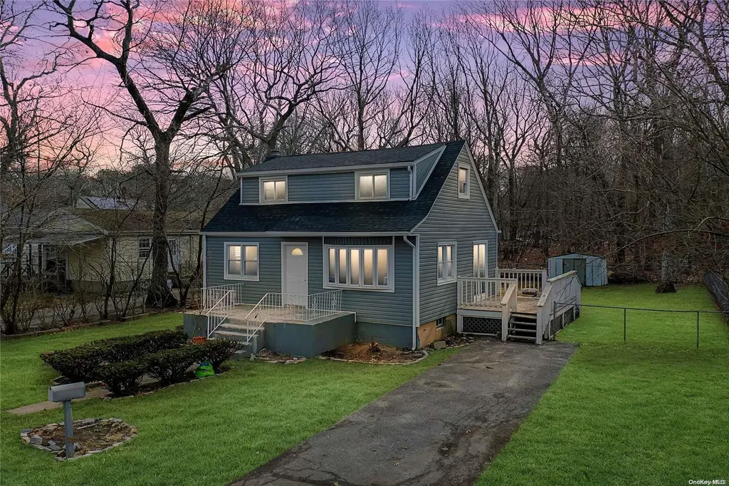 64 Norfleet Lane Coram NY 11727