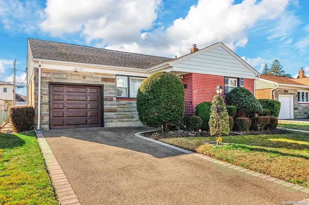 3854 Hahn Avenue Bethpage NY 11714