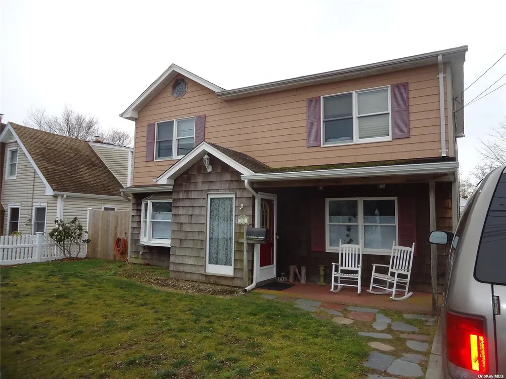 32 Virginia Road Babylon NY 11702