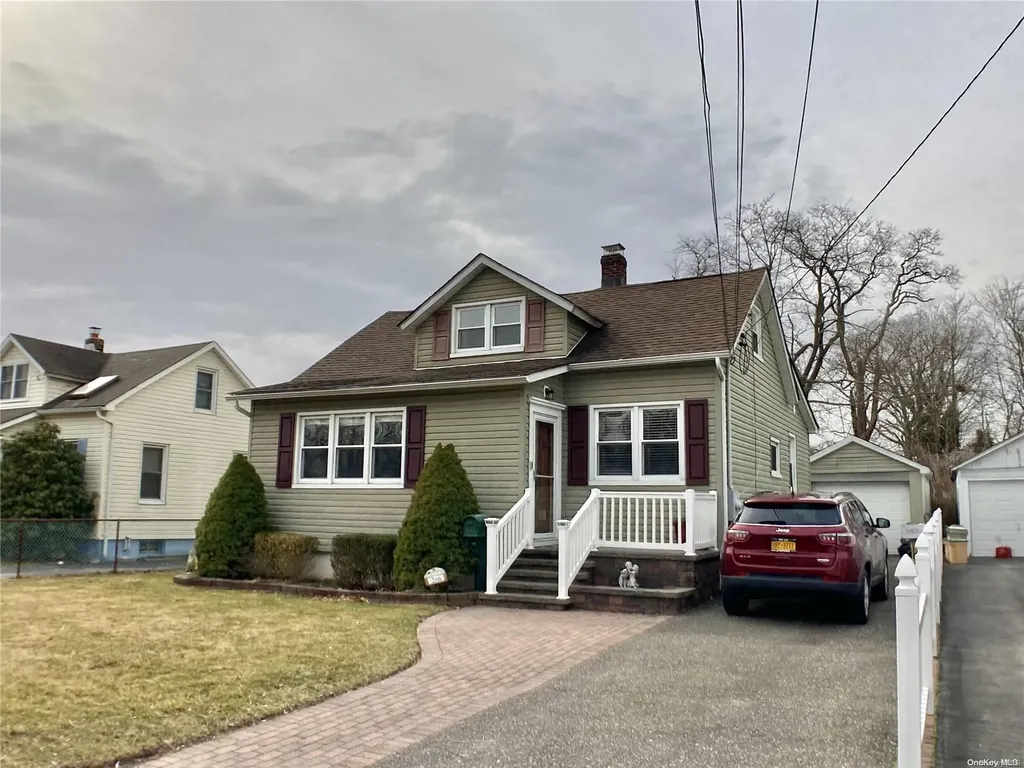 206 Wilson Boulevard Islip NY 11751