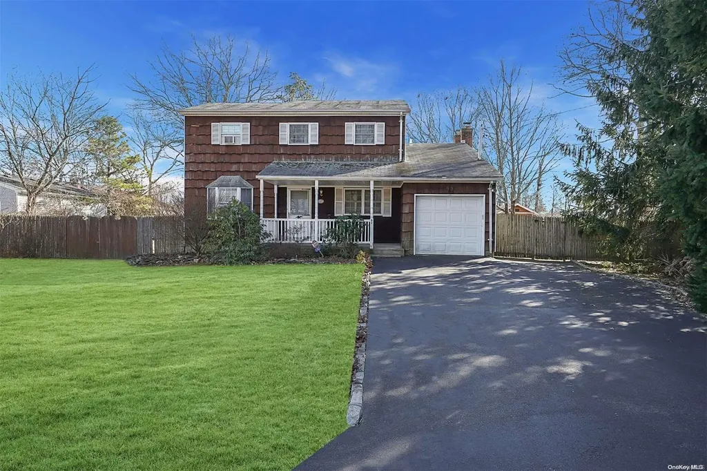 62 Winston Drive Shirley NY 11967