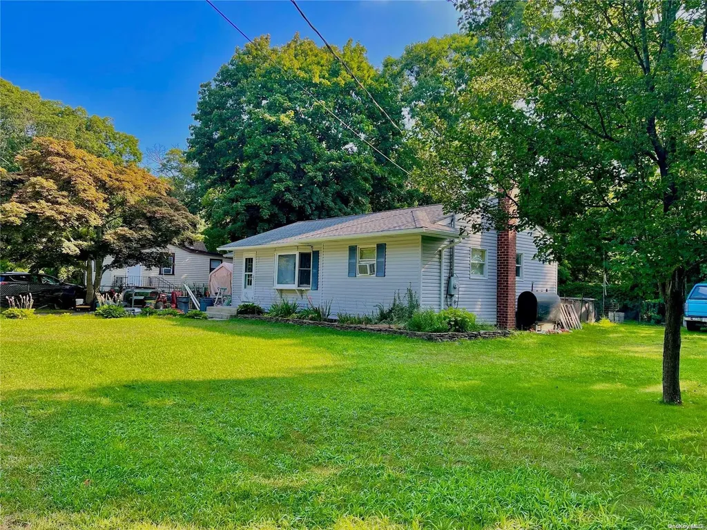 233 Beaver Drive Mastic Beach NY 11951