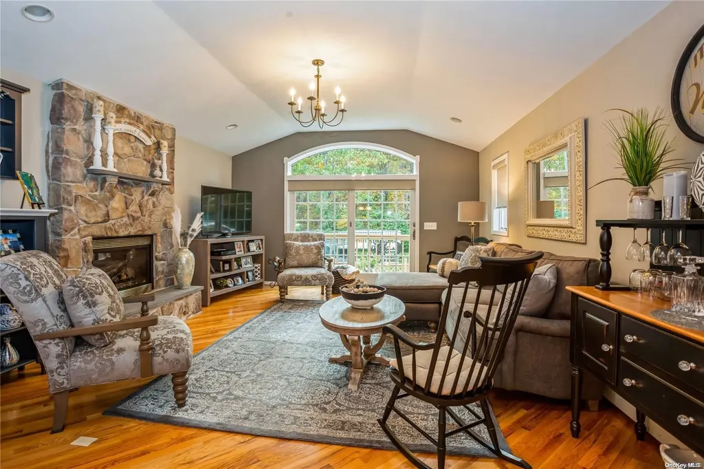 22 Howe Road Coram NY 11727