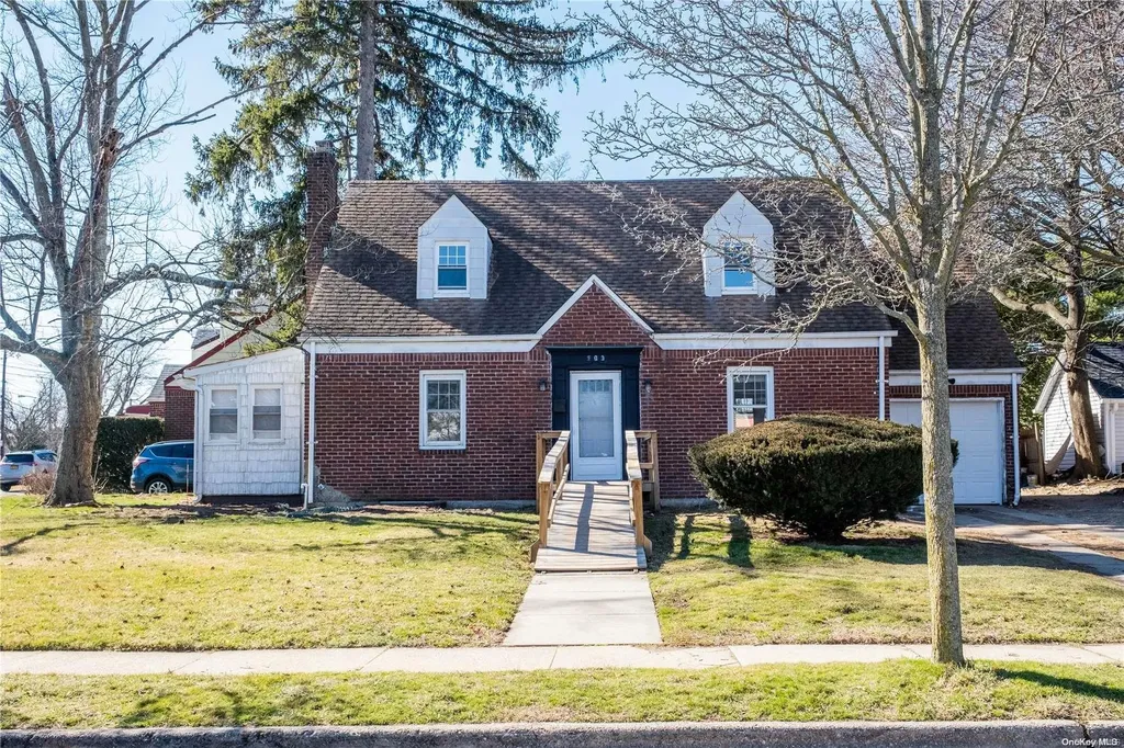 109 Frederick Avenue Freeport NY 11520