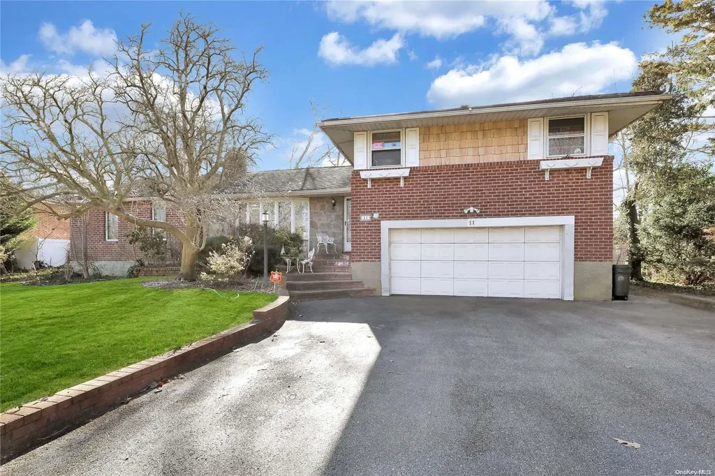 11 Morris Drive Syosset NY 11791