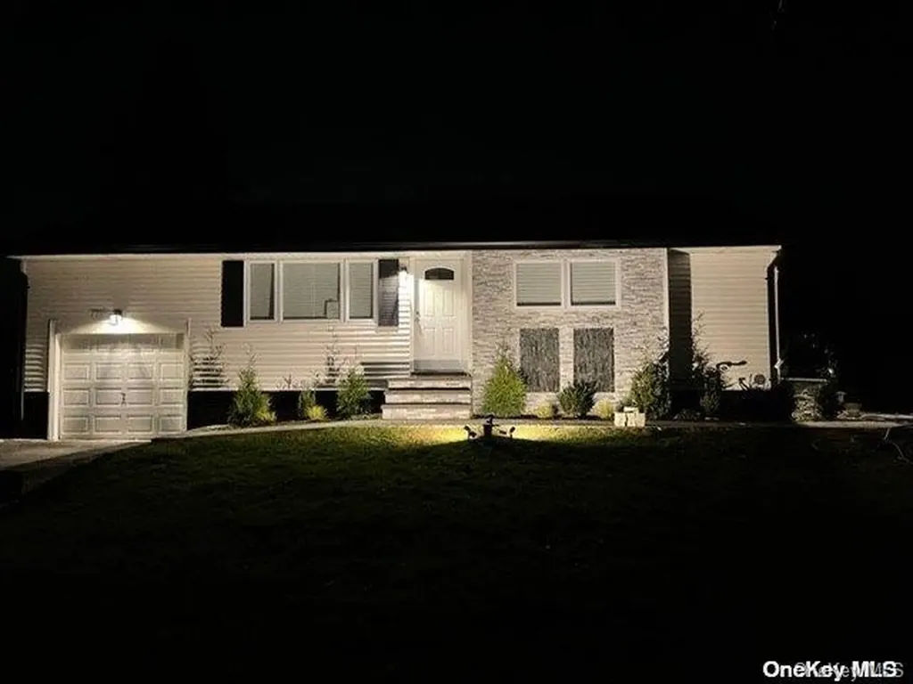 14 Kirby Lane Commack NY 11725