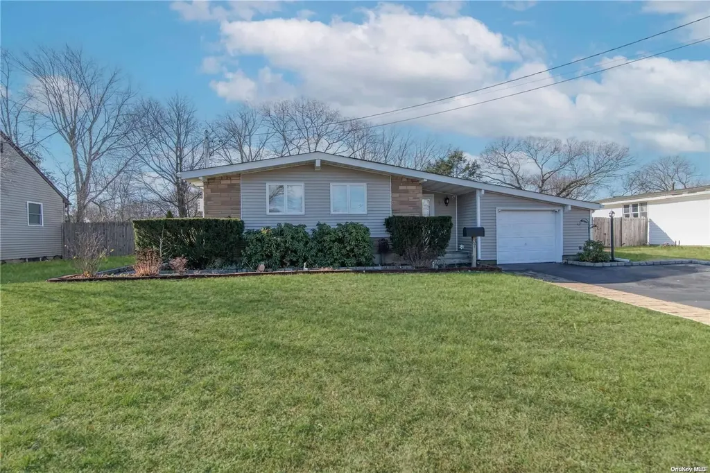 37 Sunset Drive Centereach NY 11720