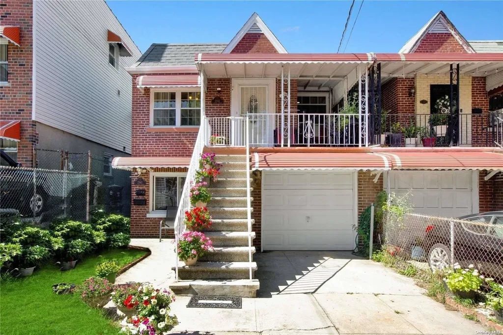 2941 Laconia Avenue Bronx NY 10469