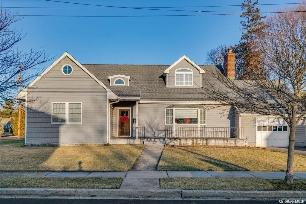 148 N Windhorst Avenue Bethpage NY 11714