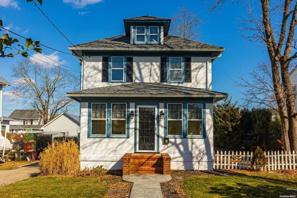 57 Seafield Lane Bay Shore NY 11706