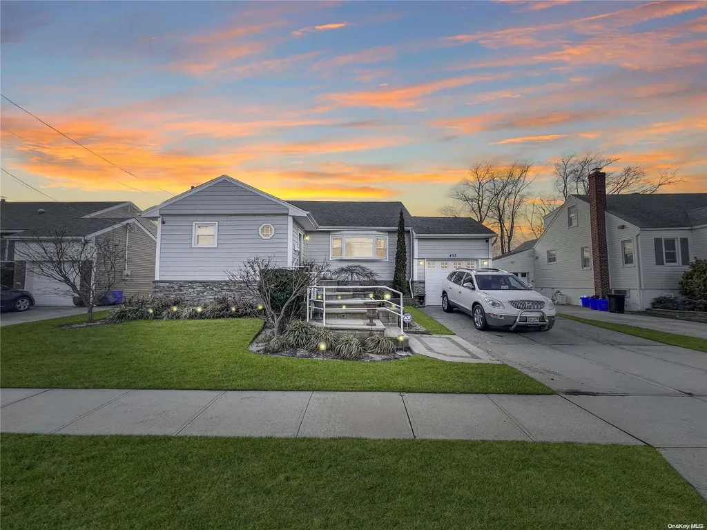 492 Miller Avenue Freeport NY 11520