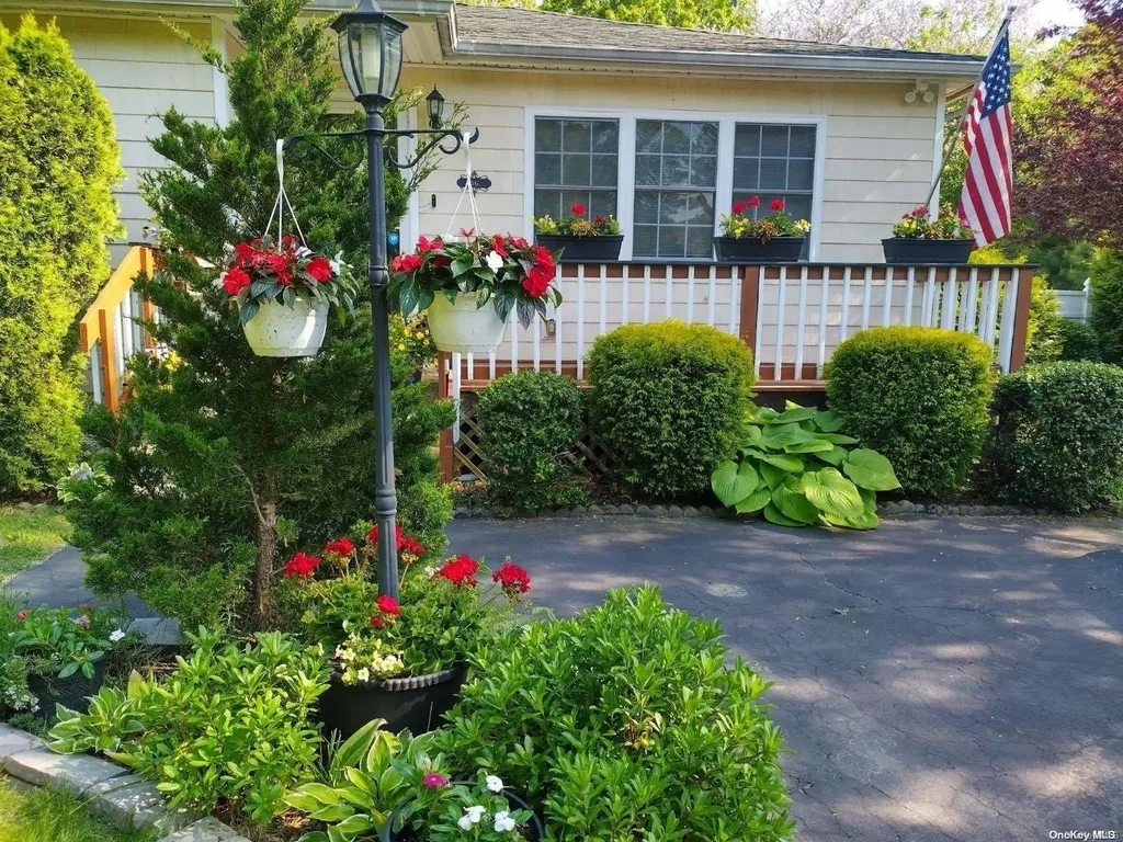 36 Eleanor Avenue Mastic NY 11950