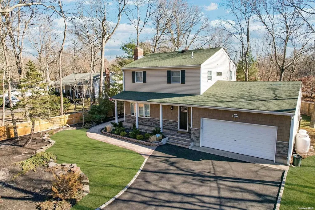 27 James Hawkins Road Moriches NY 11955
