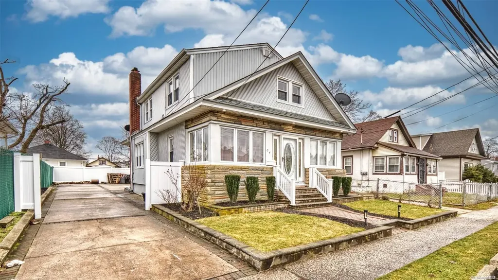 64 Washburn Avenue Freeport NY 11520
