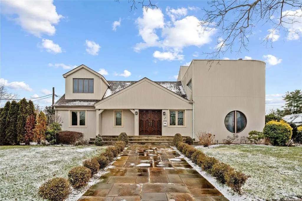 29 Heather Lane New Hyde Park NY 11040