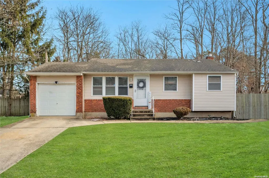 1653 Elsie Lane Bay Shore NY 11706