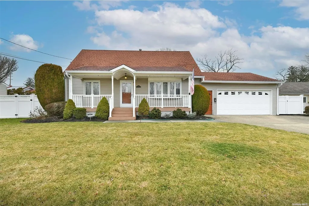 287 Irving Avenue Deer Park NY 11729
