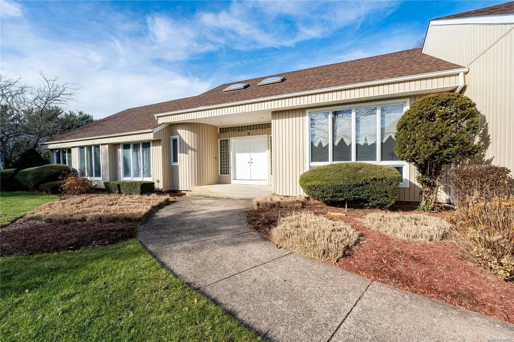 3 Field Lane Miller Place NY 11764