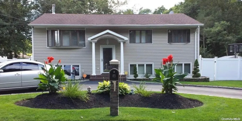 6 Astor Drive Shirley NY 11967