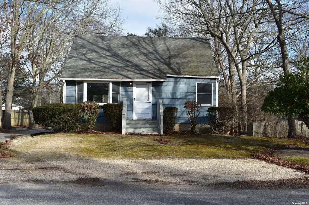 139 Madison Street Mastic NY 11950