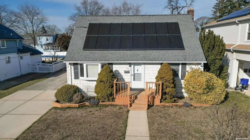 683 Arlington Avenue Baldwin NY 11510