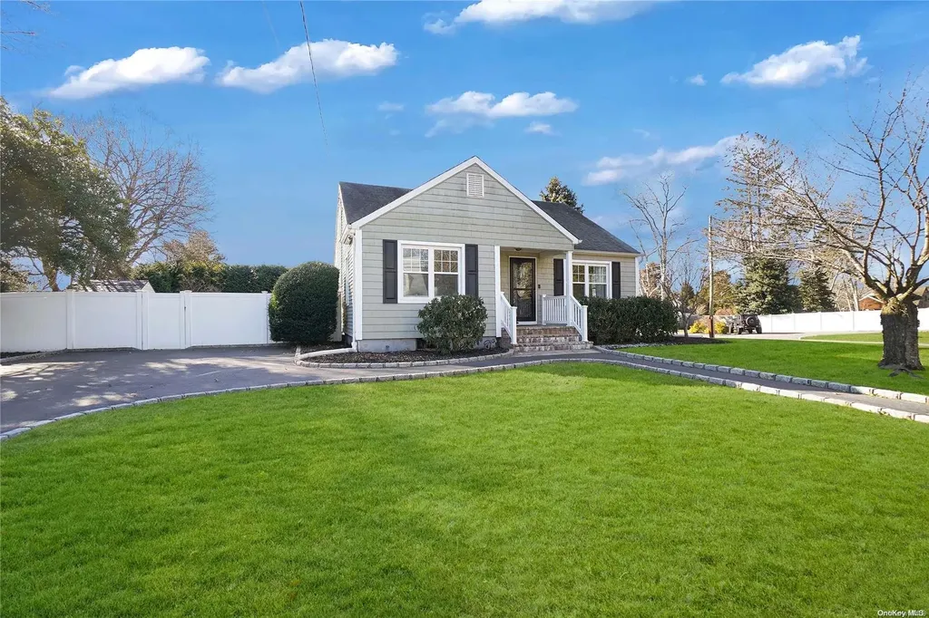 72 Edgewood Road West Islip NY 11795