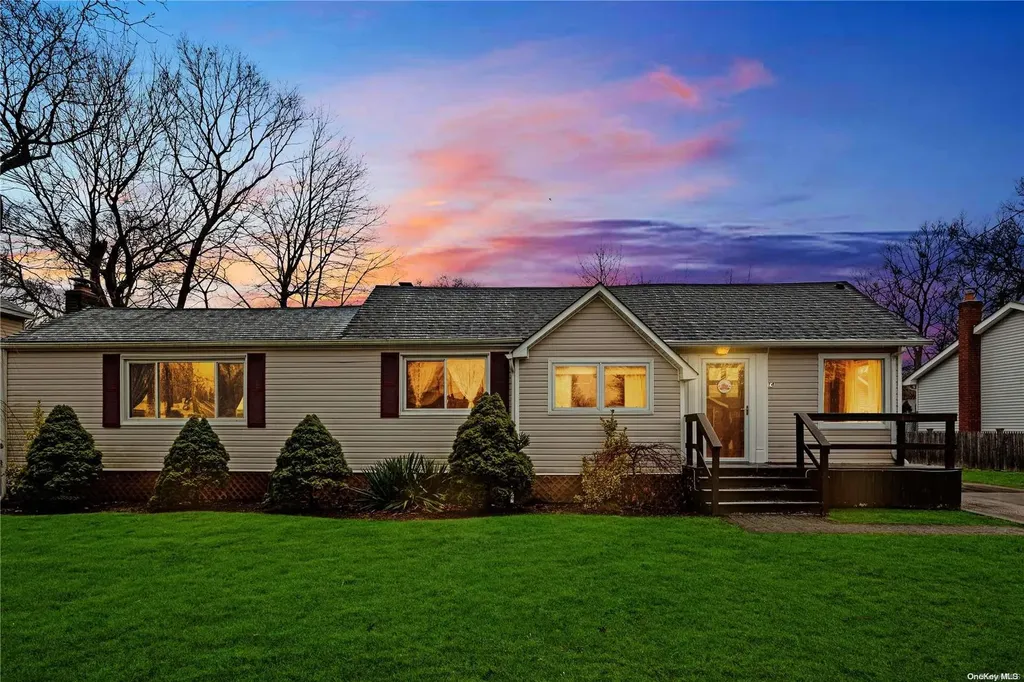 14 Salem Street Patchogue NY 11772