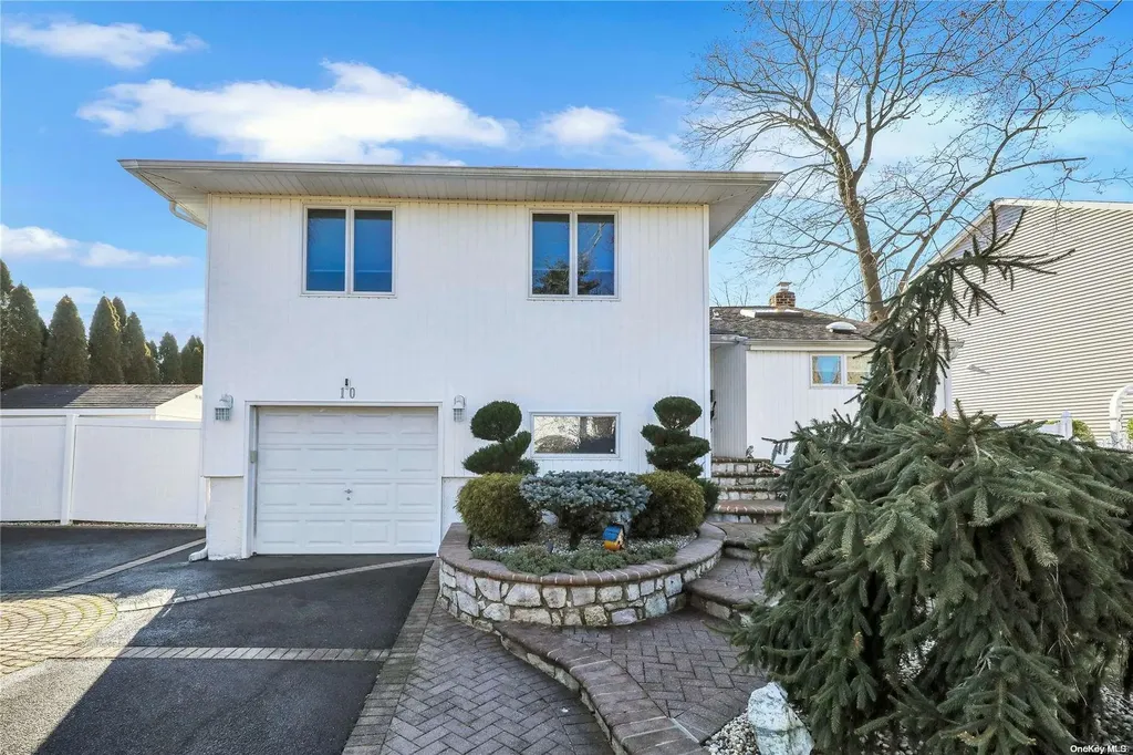 10 Willben Lane Plainview NY 11803