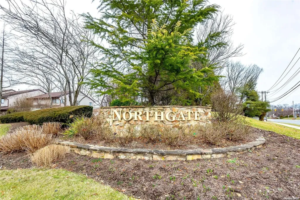 84 Northgate Circle Melville NY 11747
