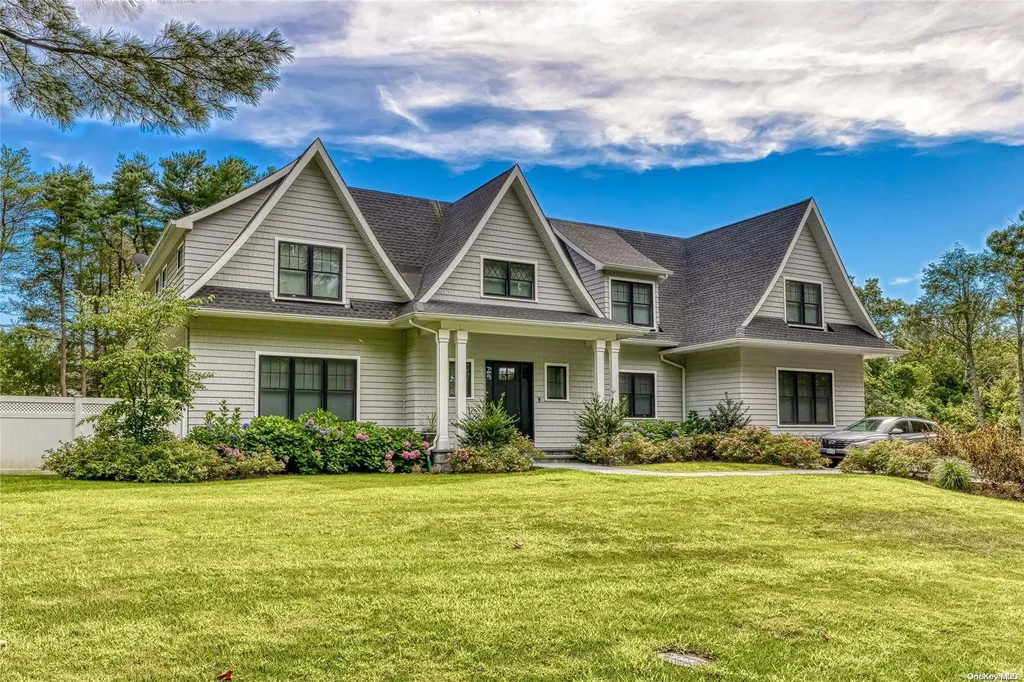 10 Estates Place Dix Hills NY 11746