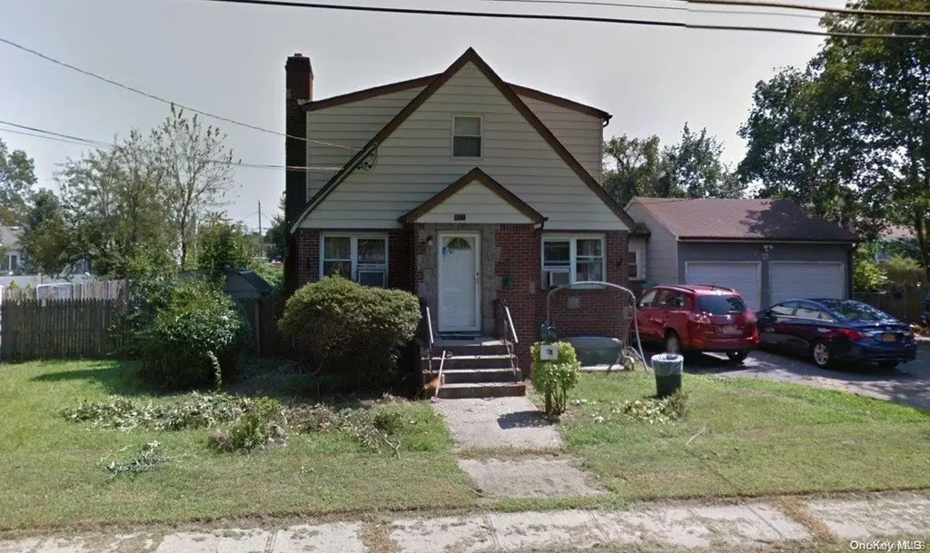 833 5th Street West Babylon NY 11704
